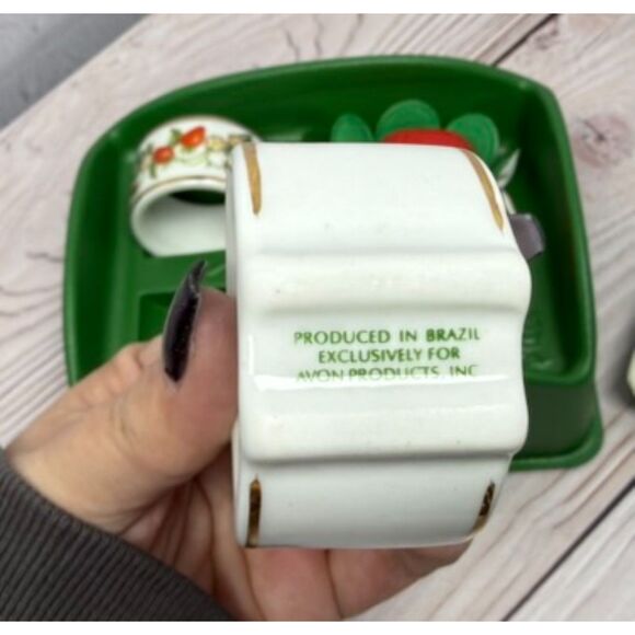 NEW Avon Set Of 2 Vintage Strawberry Porcelain Napkin Rings & Guest Soap - Picture 4 of 13